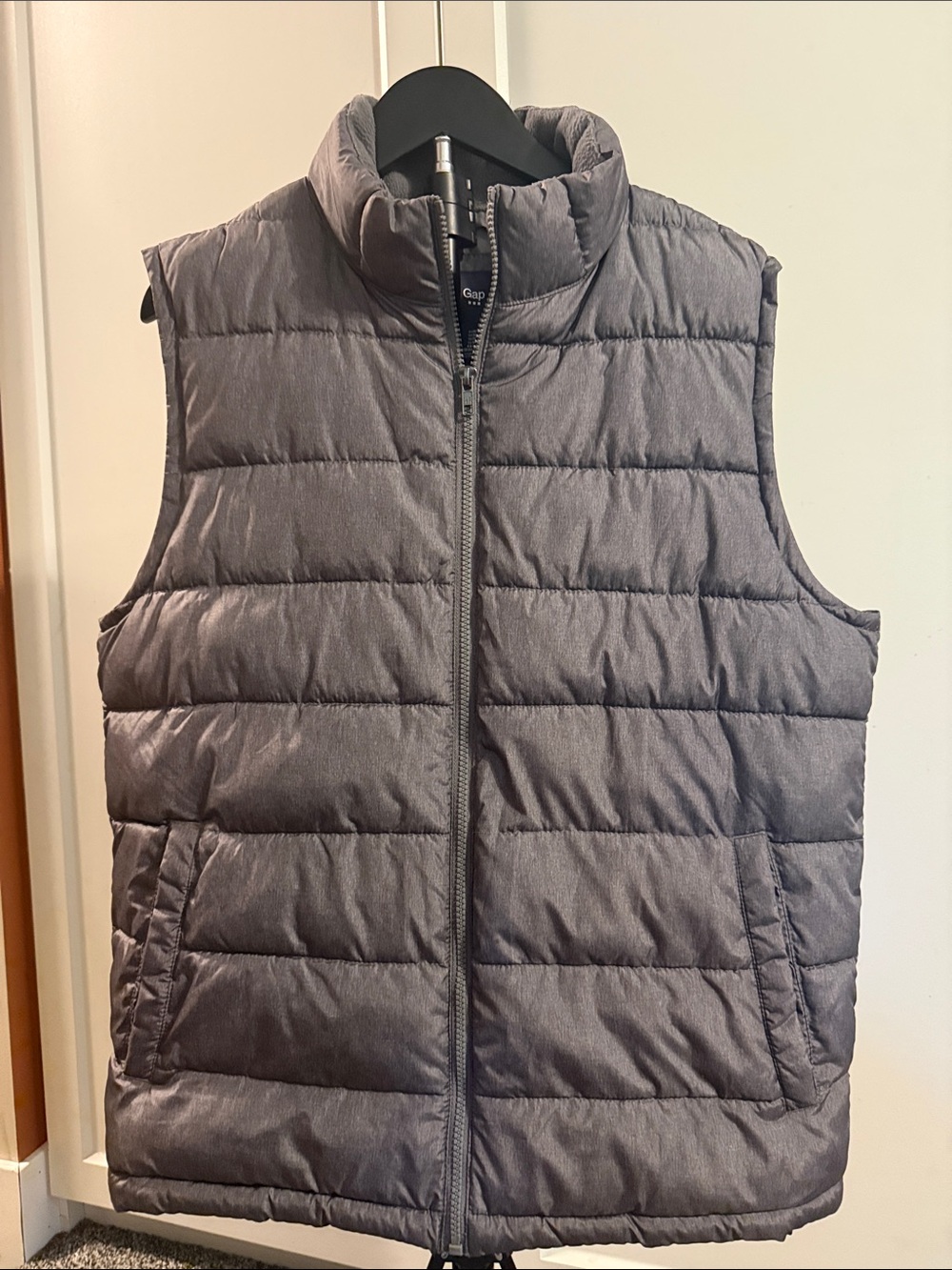 Gap Men’s Medium Gray Quilted Puffer Vest Full Zip Mock Neck Lightweight